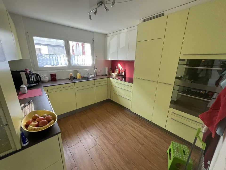 6.5-Zimmer Doppel-Einfamilienhaus mit Garage in Birsfelden/BL