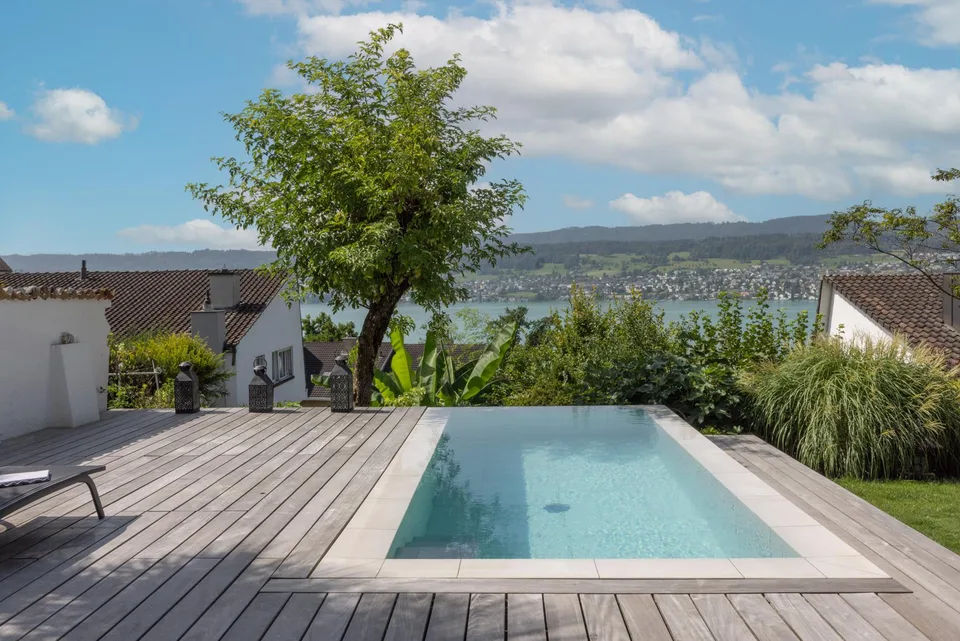 6½-Zimmer Doppeleinfamilienhaus mit herrlicher Seesicht in Herrliberg