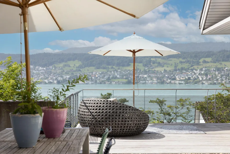 6½-Zimmer Doppeleinfamilienhaus mit herrlicher Seesicht in Herrliberg