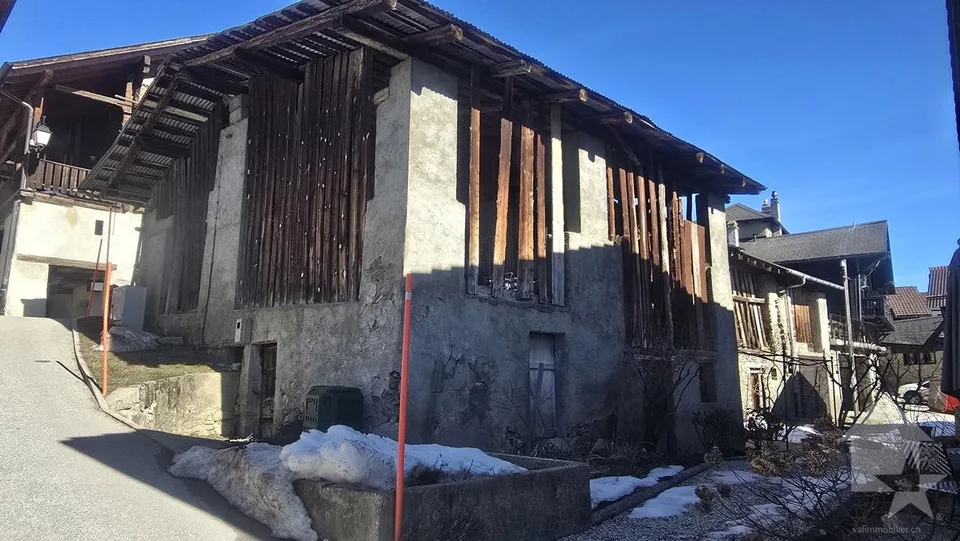 Grange à rénover avec projet de construction