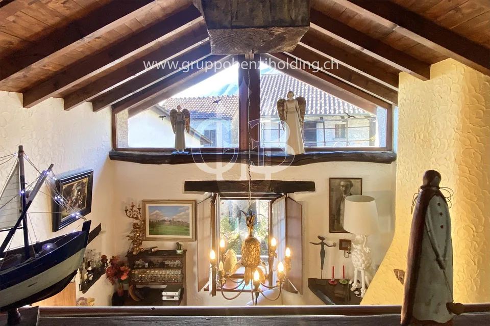 Luminosa casa di charme a Gordola in contesto residenziale.