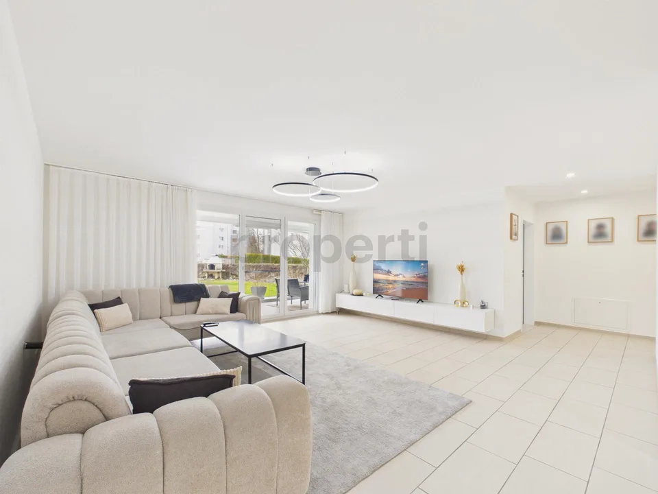 Moderne 5.5-Zimmer Wohnung mit 290m2 Garten in Wetzikon