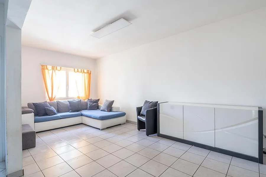 5-ZIMMER-HAUS IN MAGADINO + 2,5-ZIMMER-EINNAHMENWOHNUNG