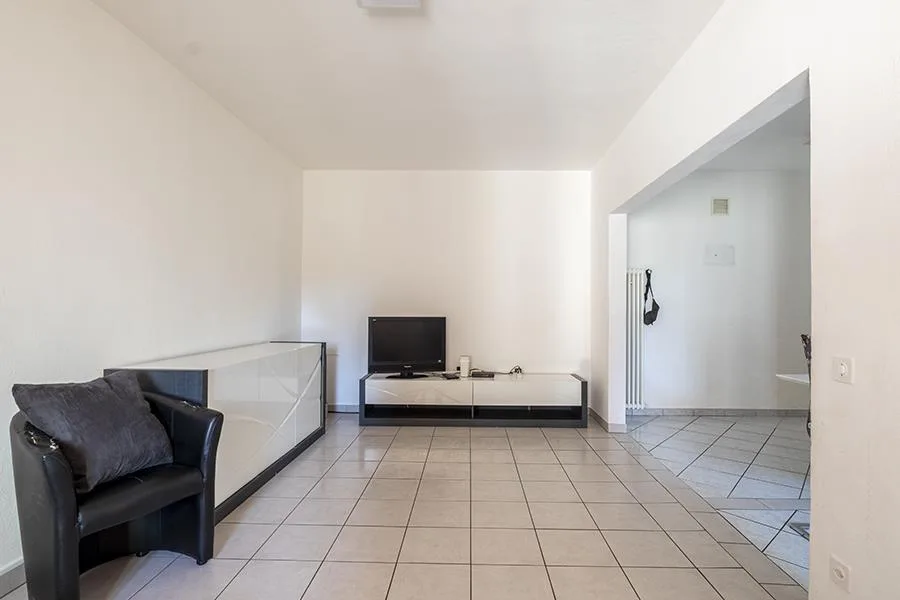 CASA DI 5 LOCALI A MAGADINO + 2.5 LOCALI A REDDITO – foto 6 di 15
