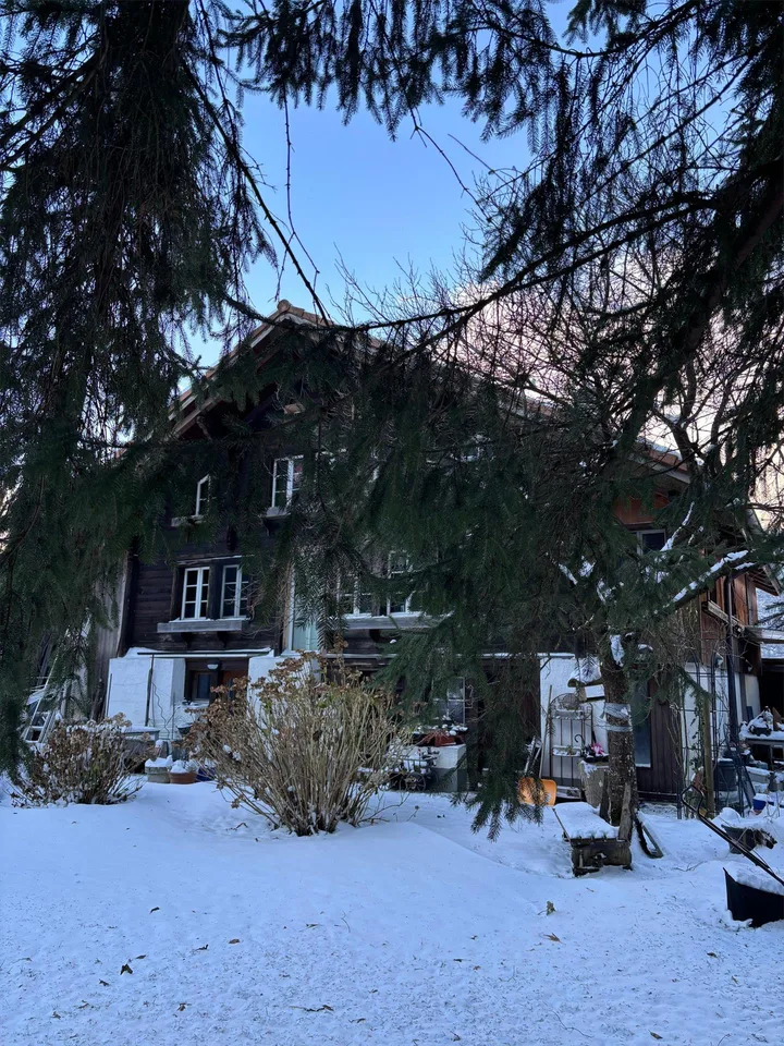 EINFAMILIENHAUS mit viel Umschwung.