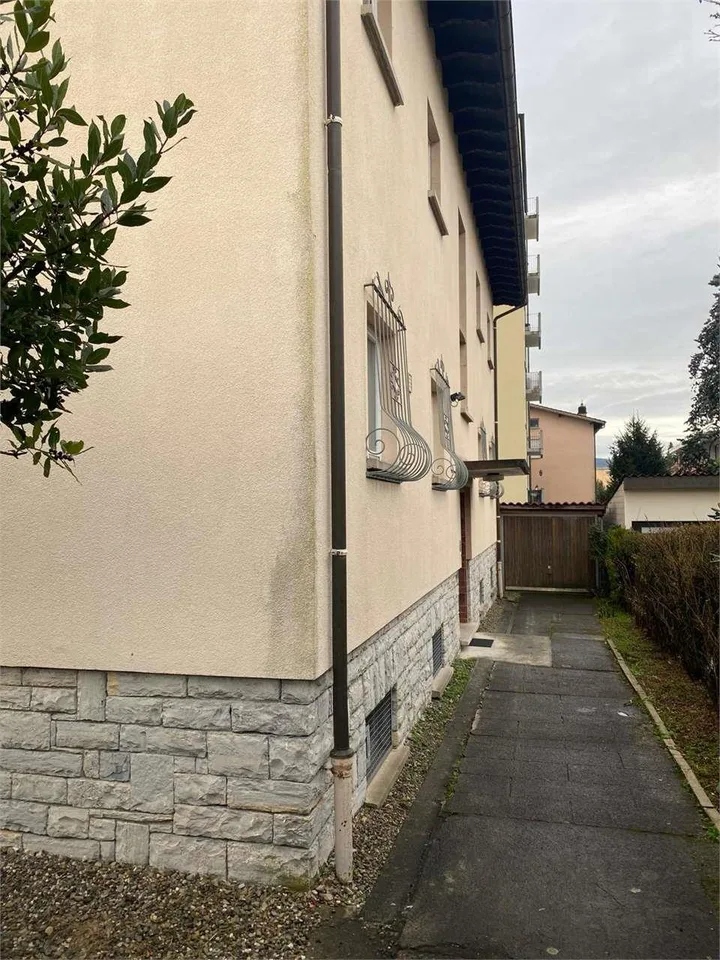 Balerna appartamento attico di 3,5 locali da ristrutturare