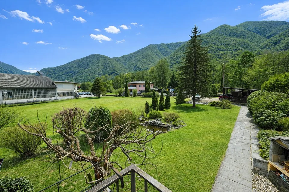Exklusives Landhaus mit 2.500 m² Grundstück in Maggia