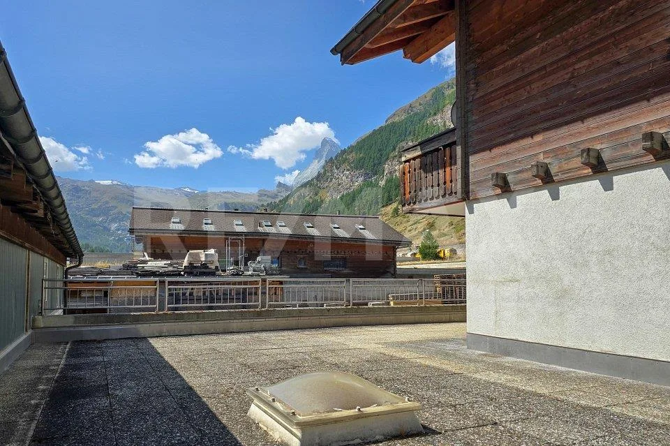 2.5-Zimmerwohnung mit grosser Terrasse und Matterhornsicht in Zermatt – Foto 10 von 13