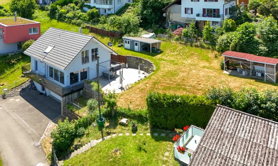 Freistehendes Einfamilienhaus mit Aussicht & Ausbaupotenzial