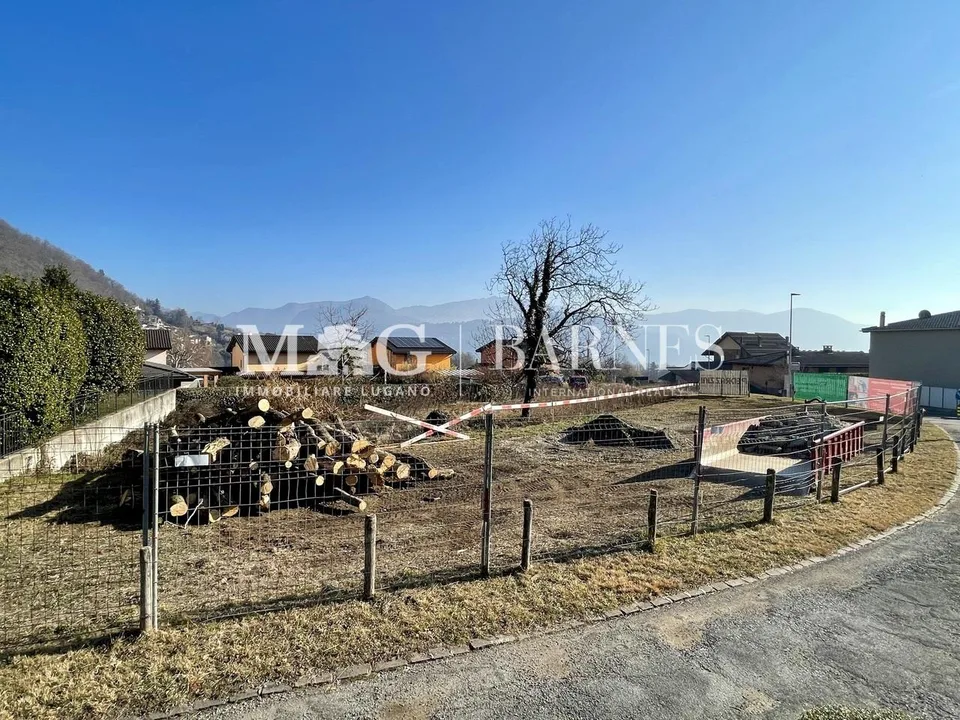 Pura: Terreno edificabile 1.183 mq, 591 mq SUL, posizione soleggiata