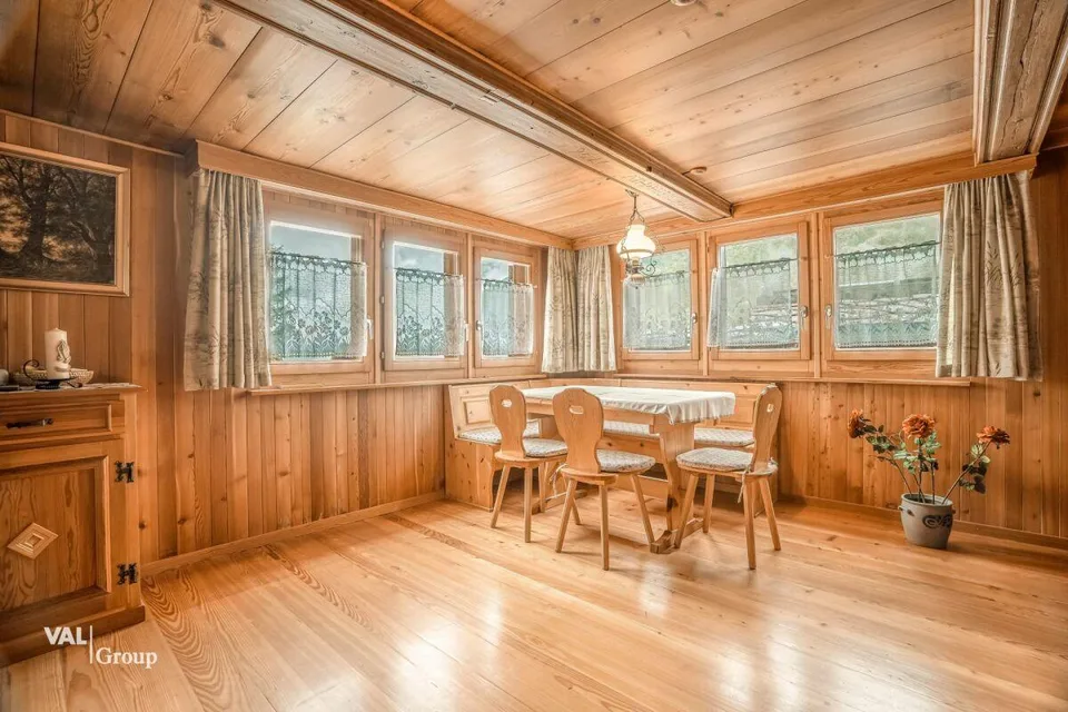 3.5 Zimmer Wohnung in einer heimeligen Alphütte