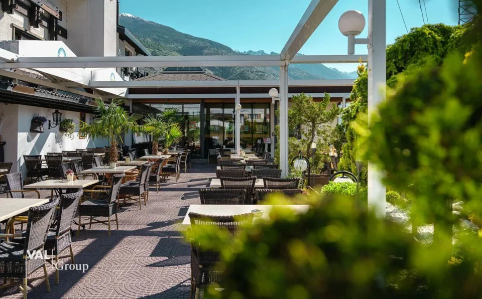 Superior Hotel inkl. Entwicklungsprojekt auf insgesamt 6'000 m2 Gru...