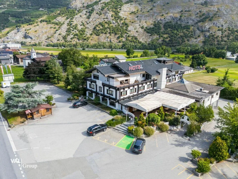 Superior Hotel inkl. Entwicklungsprojekt auf insgesamt 6'000 m2 Gru... – photo 24 sur 26