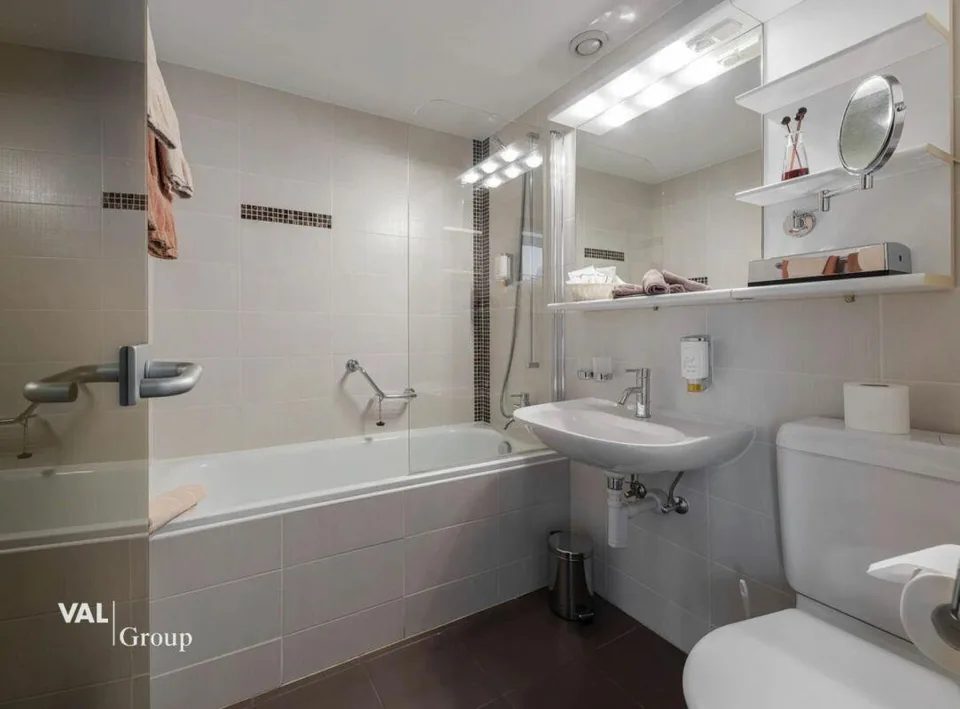 Superior Hotel inkl. Entwicklungsprojekt auf insgesamt 6'000 m2 Gru... – photo 22 sur 26