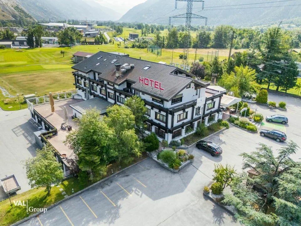 Superior Hotel inkl. Entwicklungsprojekt auf insgesamt 6'000 m2 Gru... – photo 23 sur 26