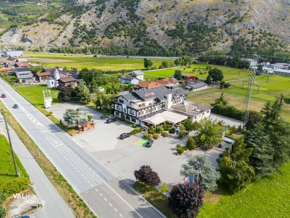 Superior Hotel inkl. Entwicklungsprojekt auf insgesamt 6'000 m2 Gru...