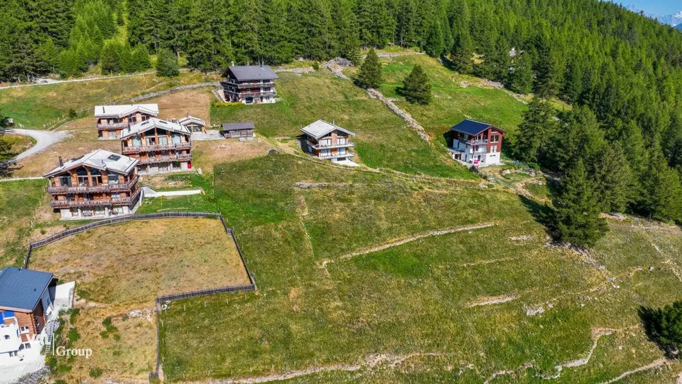 Schöne Bauparzellen mit grandiosem Blick in Saas-Fee