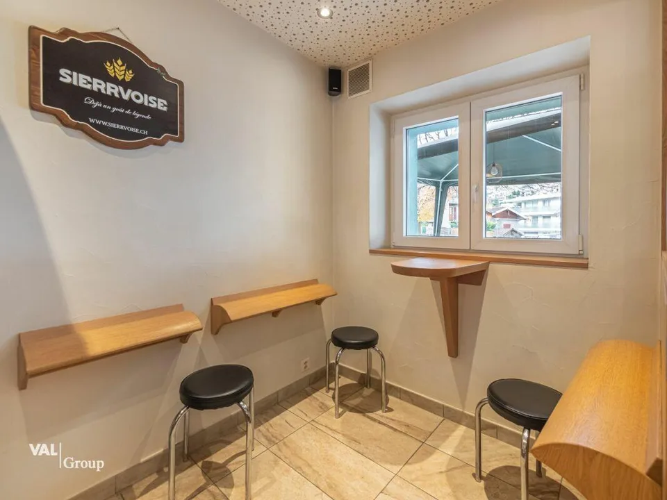 Charmant et chaleureux café bar restaurant à Borzuat – Foto 6 von 10