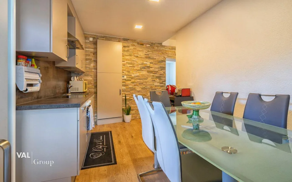 Modernisierte 3.5-Zimmer-Wohnung im Herzen von Glis