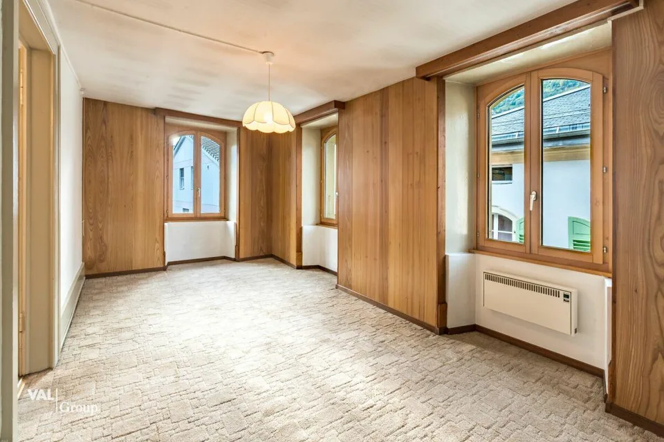 Nostalgie trifft Potenzial: Grosszügige 4.5 Zimmer-Wohnung mit Seele