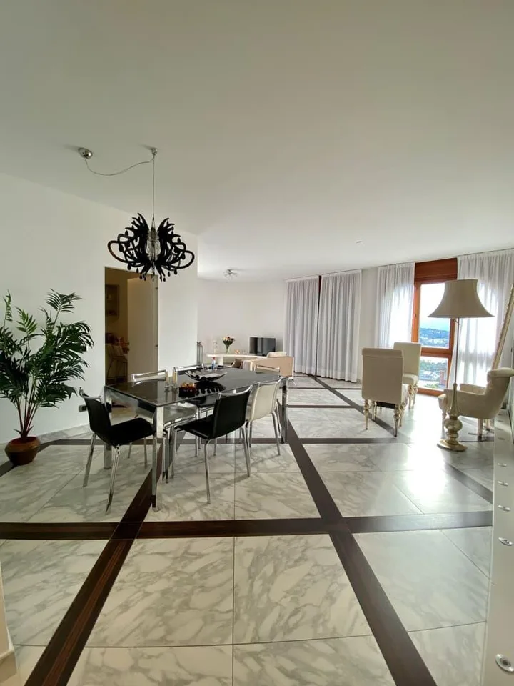 Appartamento vista lago in esclusiva residenza
