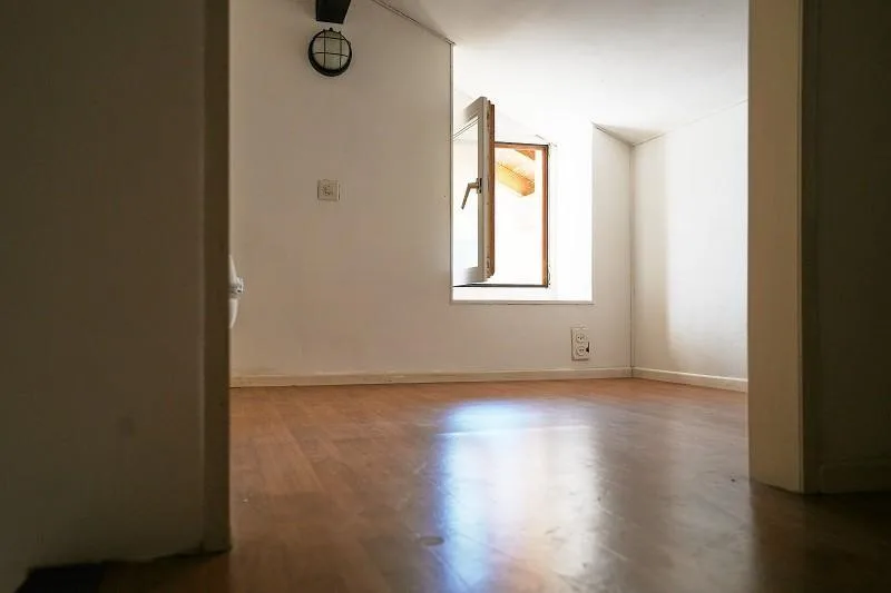 3-Zimmer-Dorfhaus mit Balkon an sehr ruhiger Lage / casa di 3 local... – Foto 9 von 20