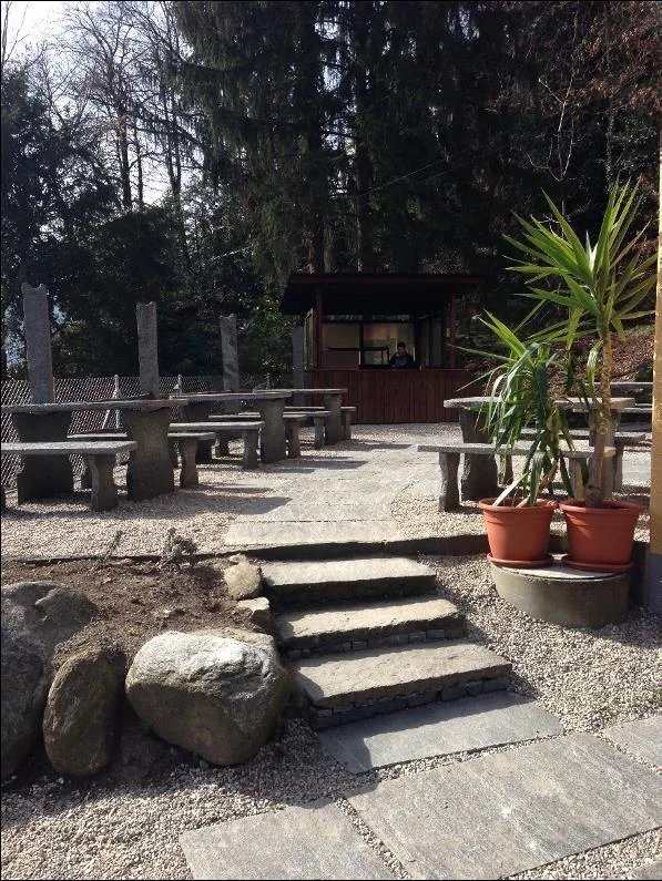 Vasta proprietà immobiliare a Contra – Foto 7 von 9