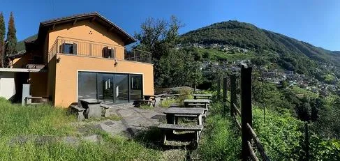 Vasta proprietà  immobiliare a Contra