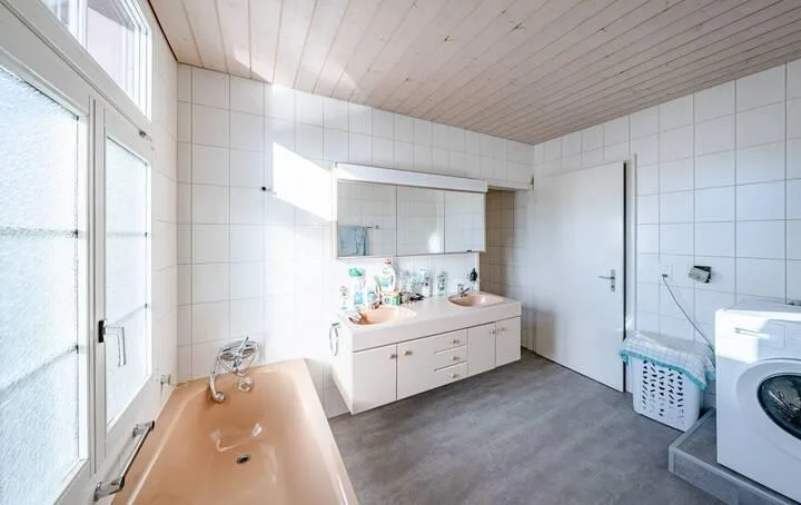 VOLLVERMIETETES MEHRFAMILIENHAUS IN HUTTWIL – foto 8 di 9