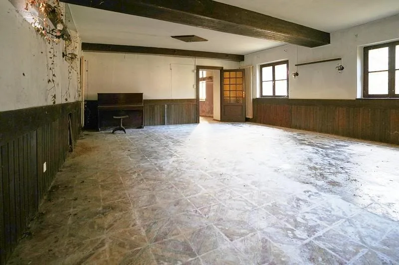 Grotto mit 6 Zimmer und grossem Grundstück / grotto con 6 locali e ...