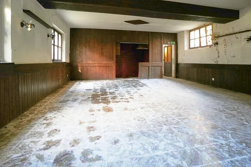 Grotto mit 6 Zimmer und grossem Grundstück / grotto con 6 locali e ...