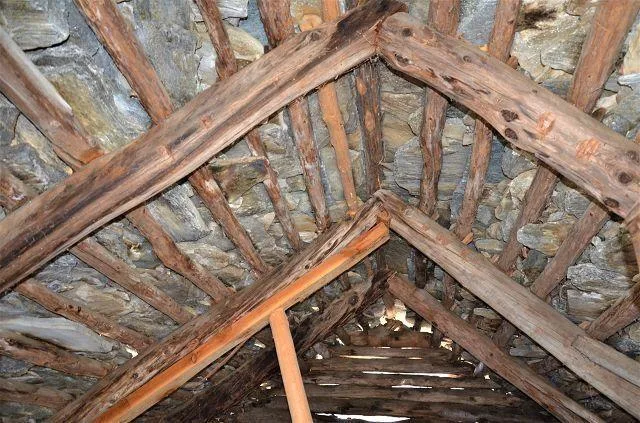 Due rustici da ristrutturare con terreno con bella vista panoramica... – Foto 7 von 27