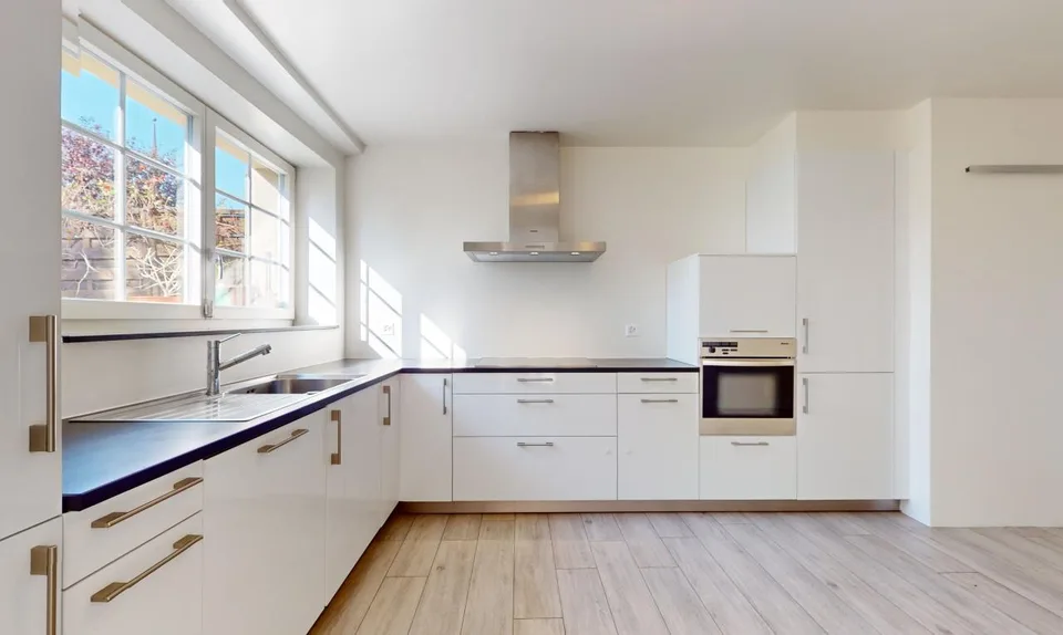 Duplex mit Garten, riesigem Keller und 2 überdachten Parkplätzen