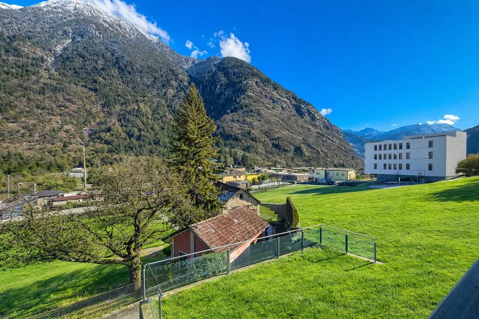 Blenio Tal - Zweitwohnsitz -Einfamilienhaus mit Garten und Garage