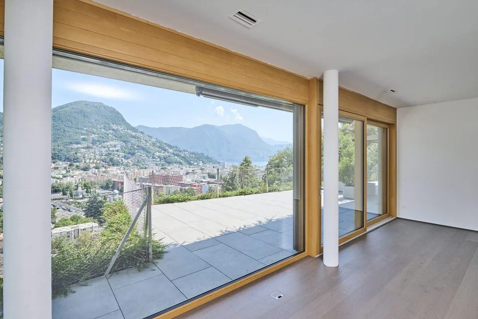 Attico in vendita a Lugano con Terrazza, Giardino e Vista Lago