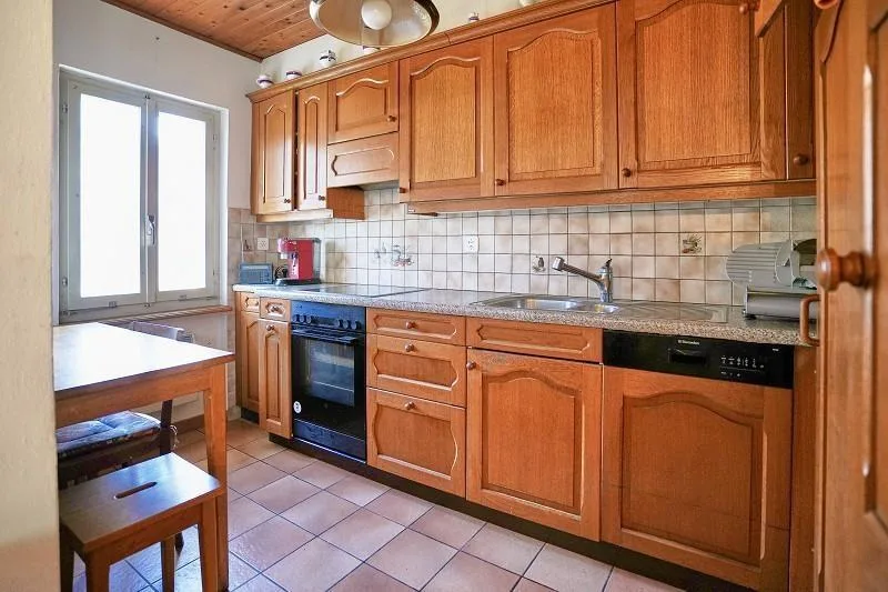 4 1/2-Zimmer-Haus mit zwei Nebengebäuden an sehr ruhiger, sonnijger... – foto 10 di 30