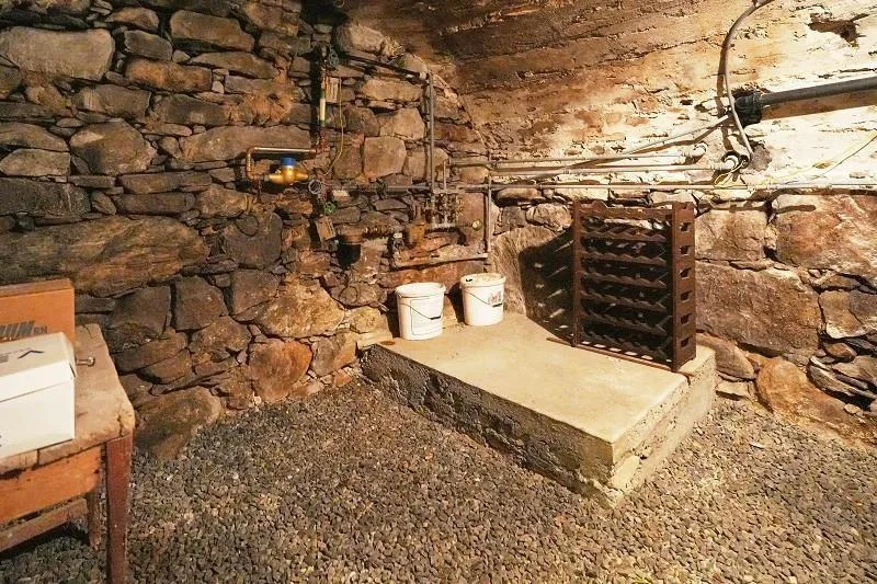 4 1/2-Zimmer-Haus mit zwei Nebengebäuden an sehr ruhiger, sonnijger... – foto 20 di 30