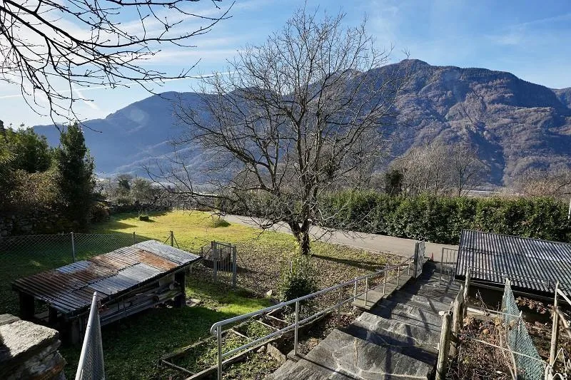 4 1/2-Zimmer-Haus mit zwei Nebengebäuden an sehr ruhiger, sonnijger... – foto 28 di 30