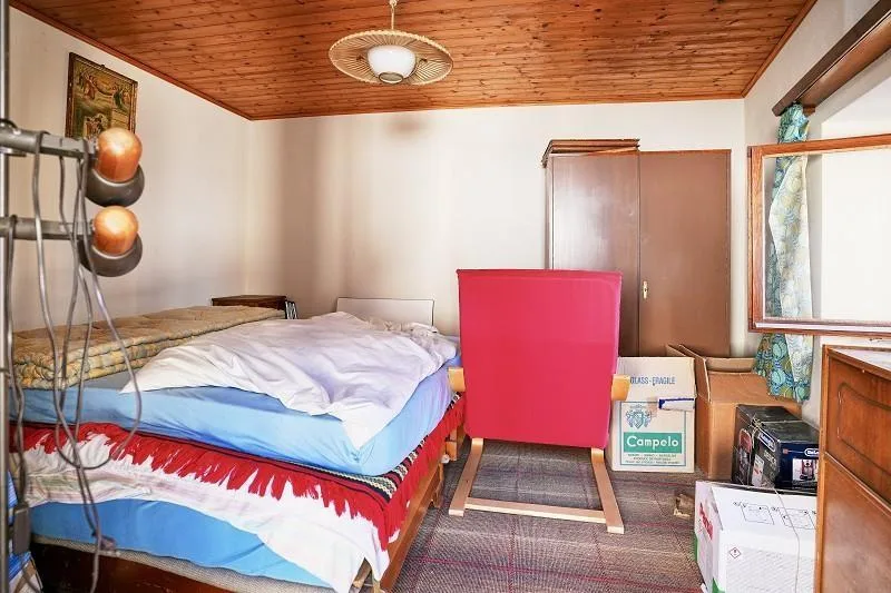 4 1/2-Zimmer-Haus mit zwei Nebengebäuden an sehr ruhiger, sonnijger... – foto 25 di 30