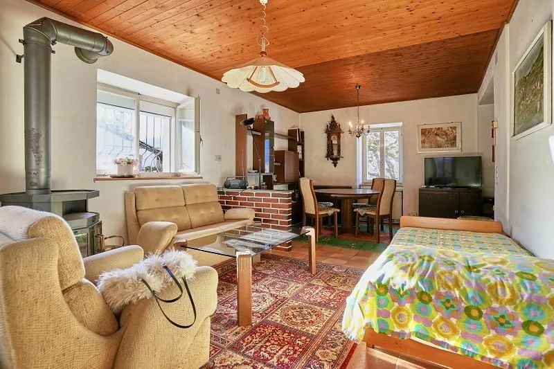 4 1/2-Zimmer-Haus mit zwei Nebengebäuden an sehr ruhiger, sonnijger... – foto 8 di 30