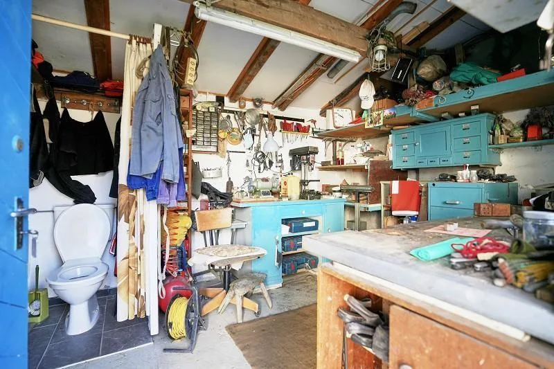4 1/2-Zimmer-Haus mit zwei Nebengebäuden an sehr ruhiger, sonnijger... – foto 27 di 30