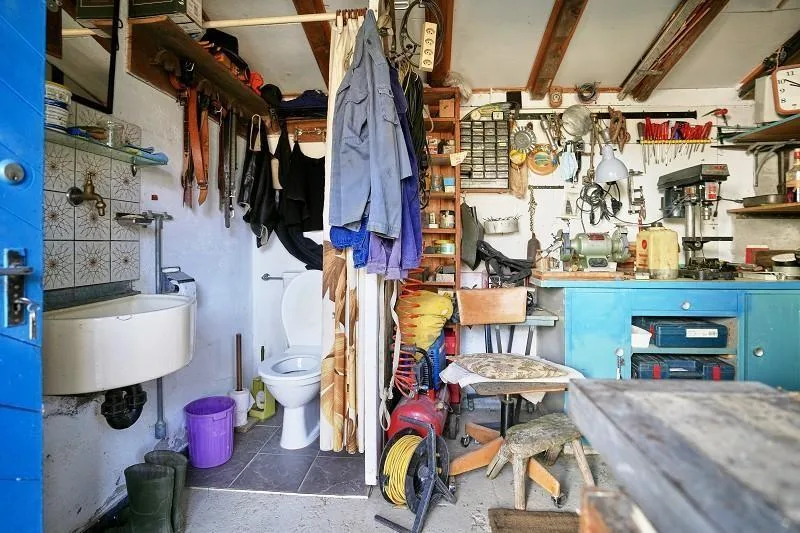 4 1/2-Zimmer-Haus mit zwei Nebengebäuden an sehr ruhiger, sonnijger... – foto 26 di 30