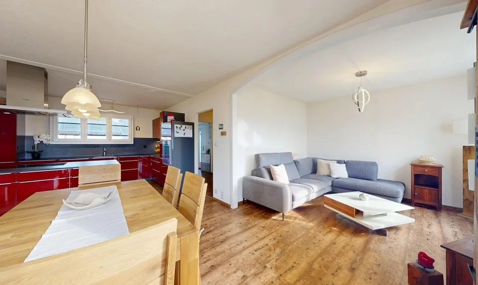 Renoviertes Familienhaus: Garten, Terrasse & Unabhängiges Potenzial