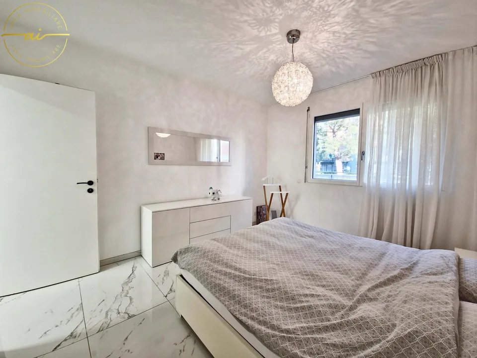 ELEGANTE E LUMINOSO 4.5 LOCALI CON GIARDINO PRIVATO – photo 11 sur 13