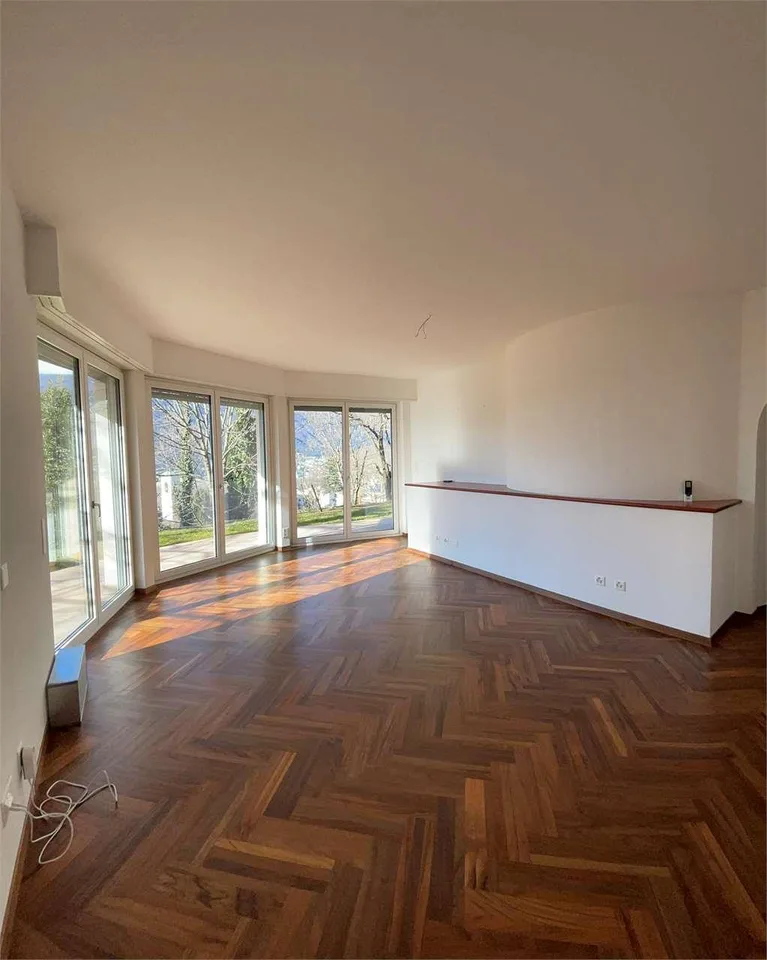 Esclusiva Villa con Area Wellness e Vista Aperta nel Verde di Vezia – foto 8 di 13