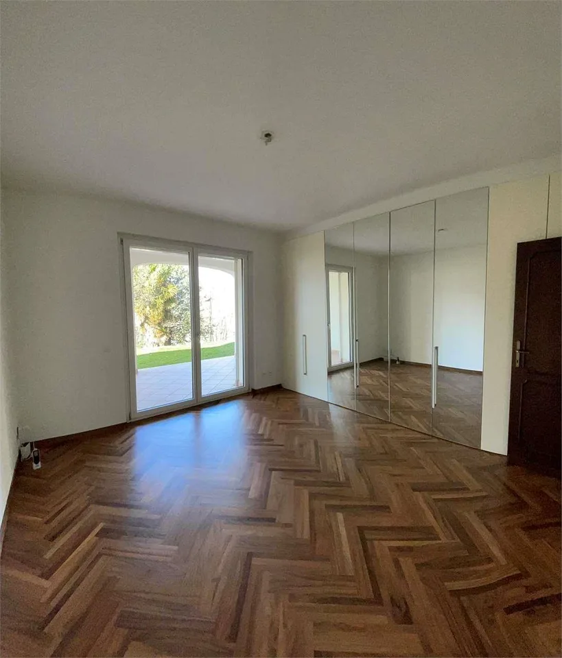 Esclusiva Villa con Area Wellness e Vista Aperta nel Verde di Vezia – foto 12 di 13
