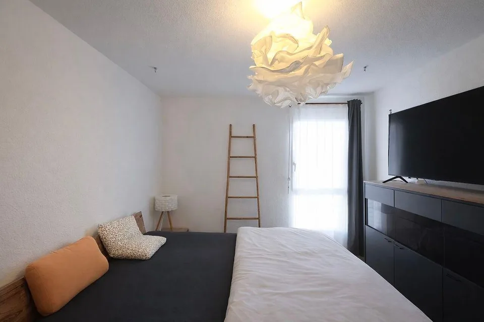 4,5-ZIMMER-WOHNUNG MIT FREIEM BERGBLICK