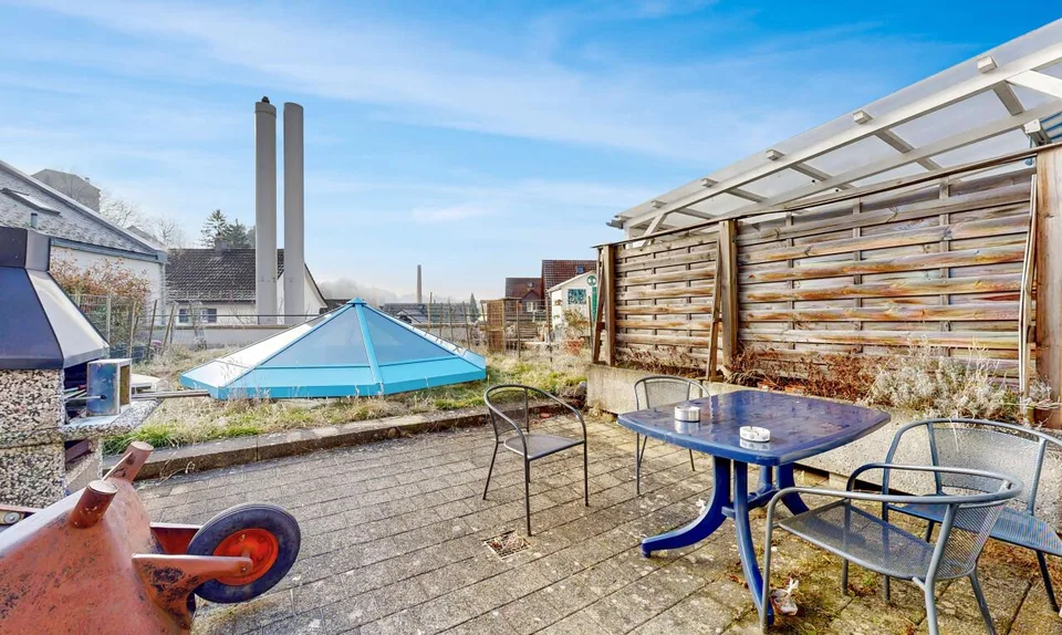 Vivere comodamente su due piani con terrazza soleggiata