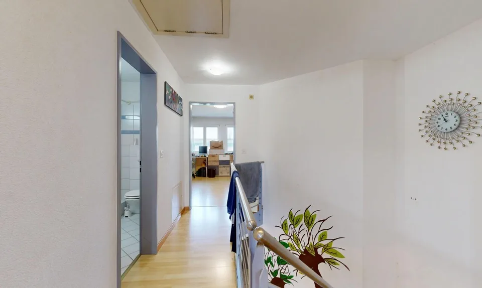 Vivere comodamente su due piani con terrazza soleggiata
