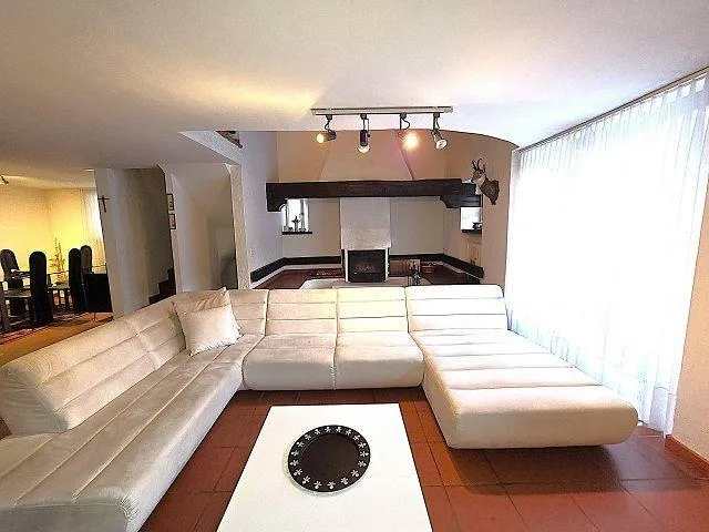 Casa di 6,5 locali con giardino e terrazza, bella vista, tranquillo...